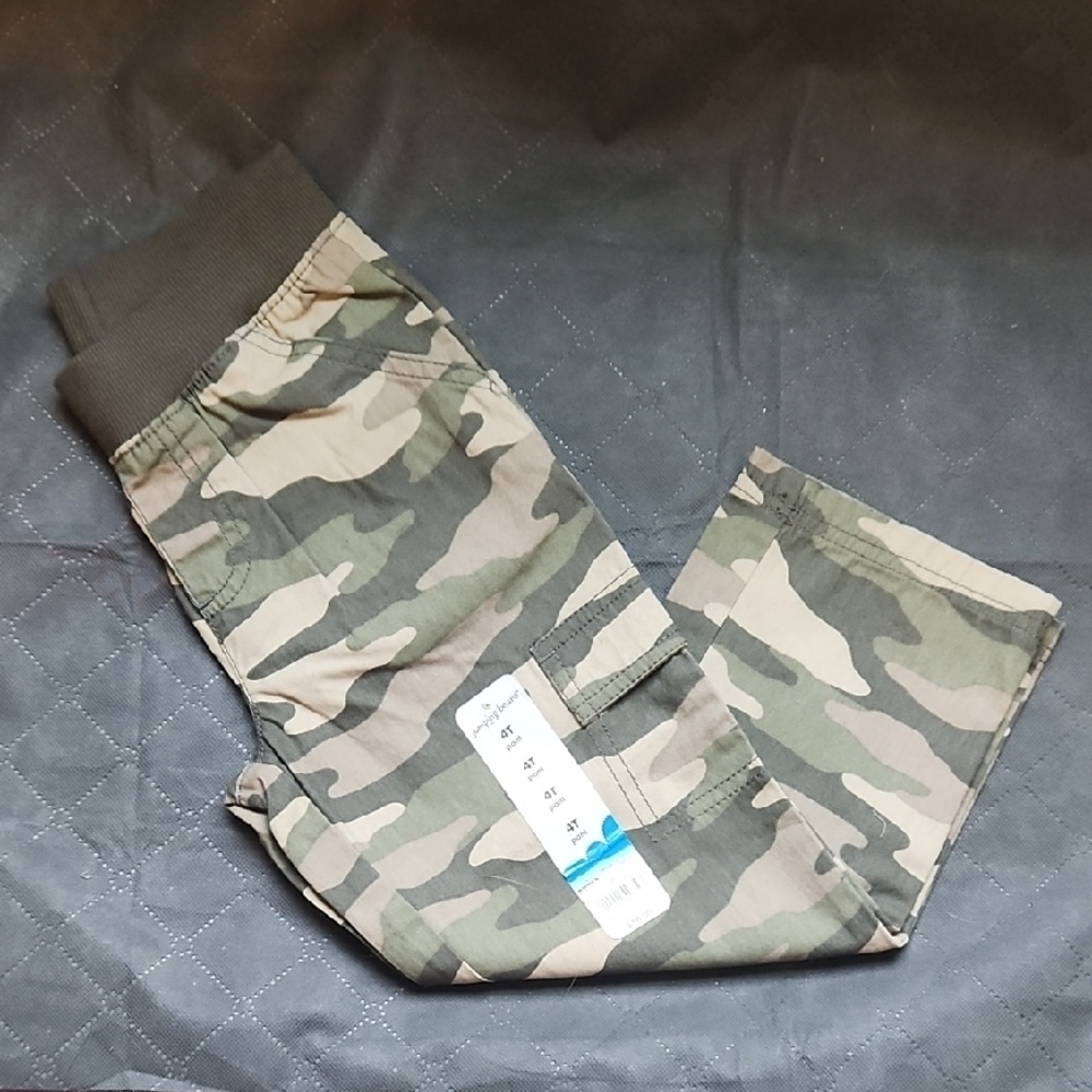 (3 ITEMS FOR $10)Jumping Beans Green and Tan Camouflage Pants Size 4T